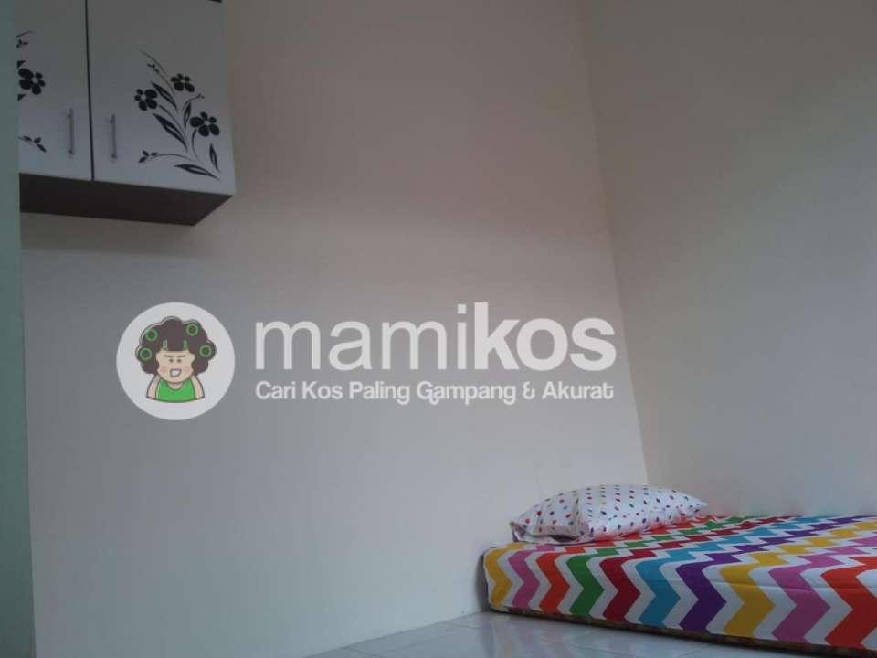 Kamar Tidur Utama (Kasur Chevron & AC)